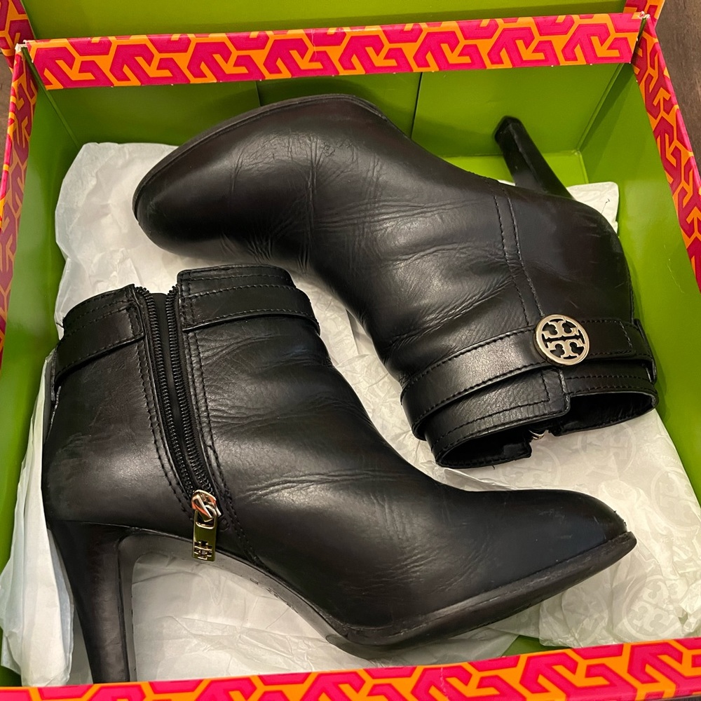 Tory Burch Bristol Black Leather Ankle Booties!